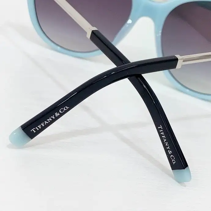 Tiffany & CO Glasses (75)